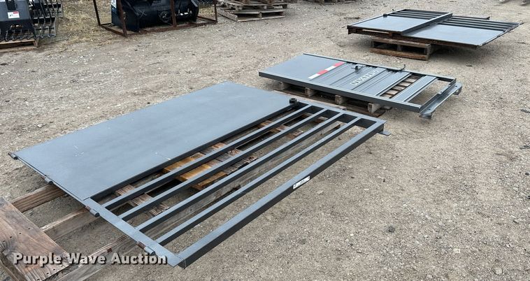 image for item LN9140 Livestock trailer gate