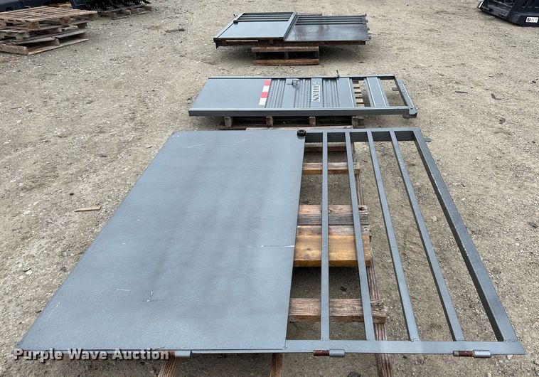 image for item LN9140 Livestock trailer gate