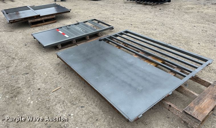 image for item LN9140 Livestock trailer gate