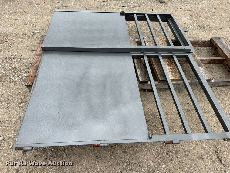 image for item LN9140 Livestock trailer gate