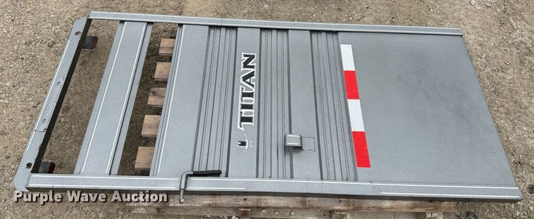 image for item LN9140 Livestock trailer gate