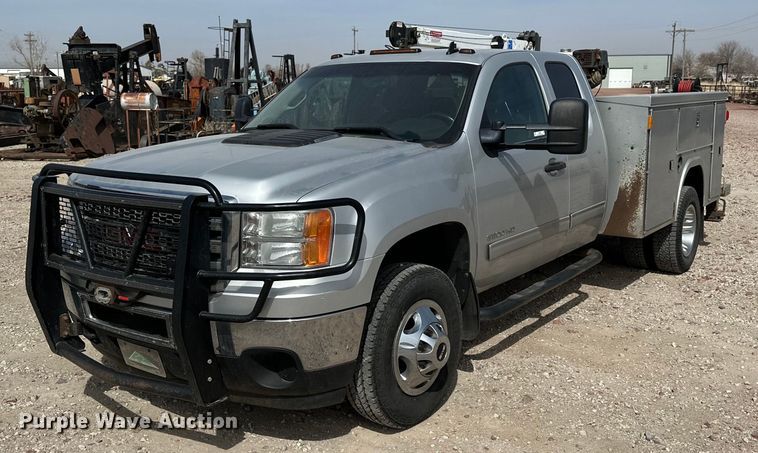 image for item LN9293 2012 GMC Sierra 3500HD  Ext. Cab utility bed pickup truck