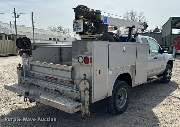 image for item LN9293 2012 GMC Sierra 3500HD  Ext. Cab utility bed pickup truck