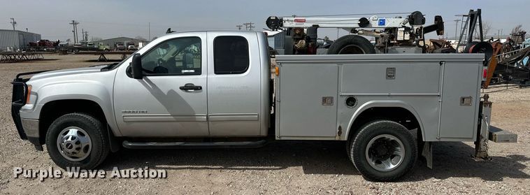 image for item LN9293 2012 GMC Sierra 3500HD  Ext. Cab utility bed pickup truck