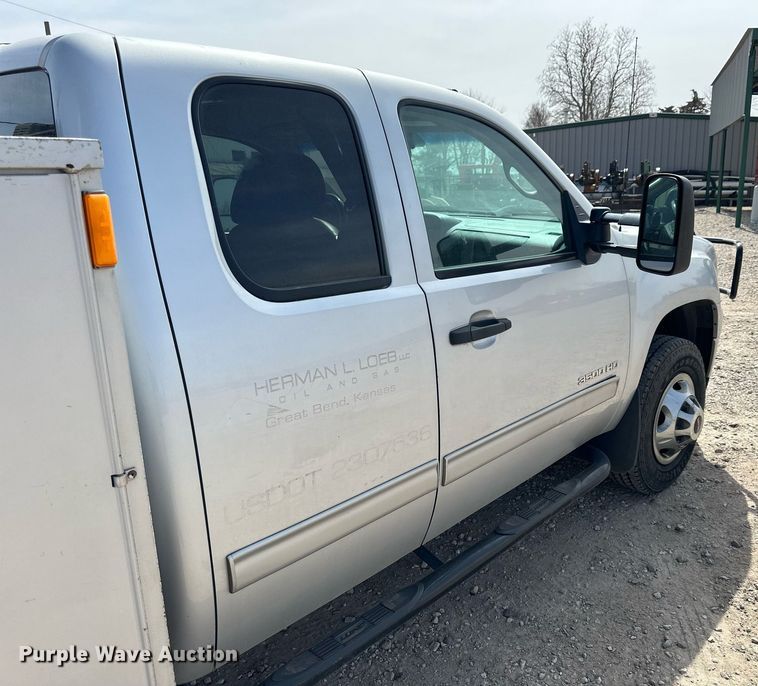 image for item LN9293 2012 GMC Sierra 3500HD  Ext. Cab utility bed pickup truck