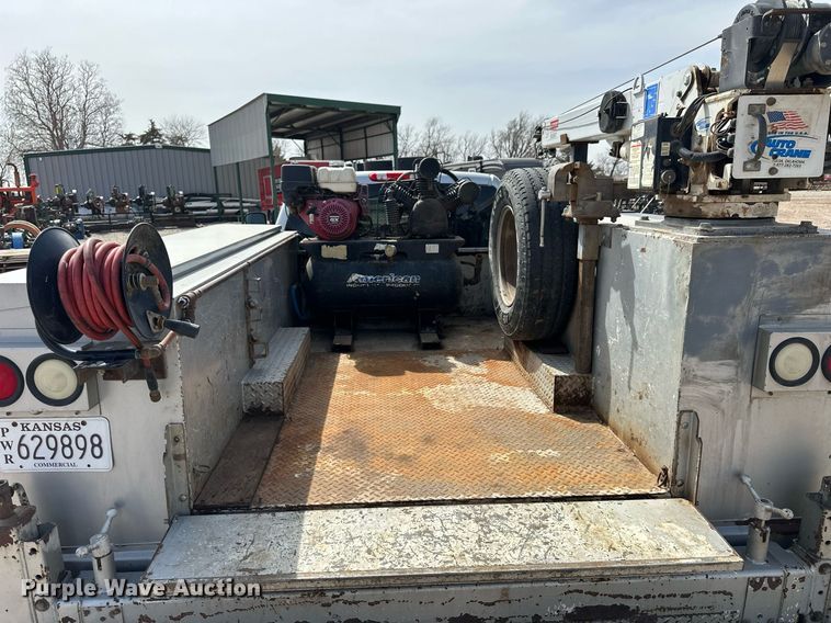 image for item LN9293 2012 GMC Sierra 3500HD  Ext. Cab utility bed pickup truck