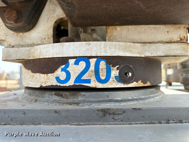 image for item LN9293 2012 GMC Sierra 3500HD  Ext. Cab utility bed pickup truck