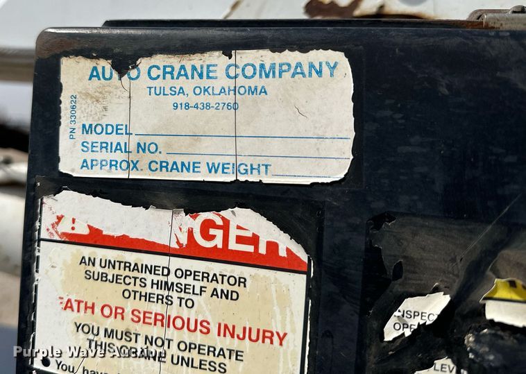 image for item LN9293 2012 GMC Sierra 3500HD  Ext. Cab utility bed pickup truck