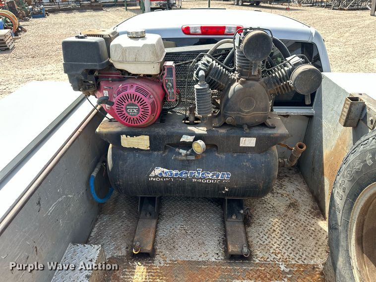 image for item LN9293 2012 GMC Sierra 3500HD  Ext. Cab utility bed pickup truck