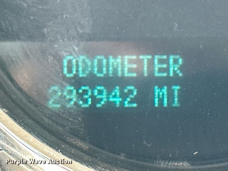 image for item LN9293 2012 GMC Sierra 3500HD  Ext. Cab utility bed pickup truck