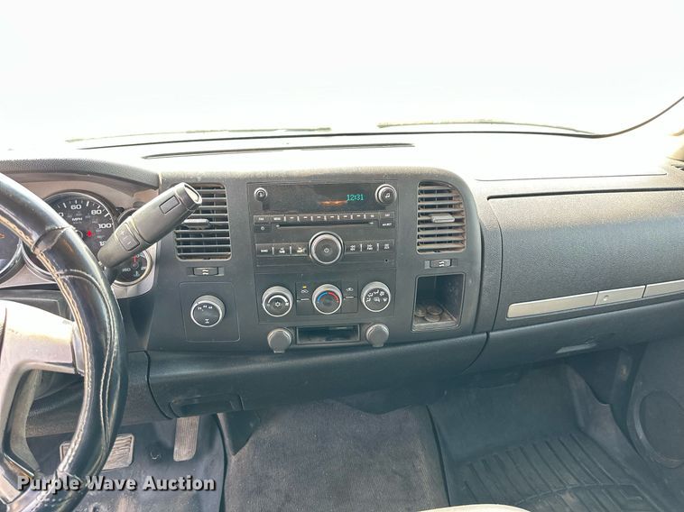 image for item LN9293 2012 GMC Sierra 3500HD  Ext. Cab utility bed pickup truck