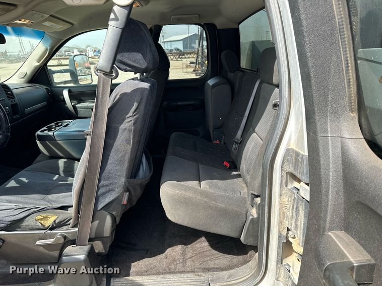 image for item LN9293 2012 GMC Sierra 3500HD  Ext. Cab utility bed pickup truck