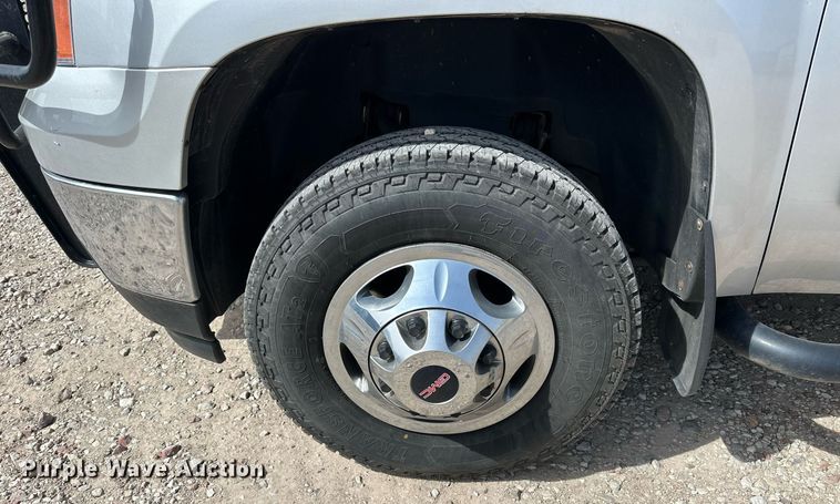 image for item LN9293 2012 GMC Sierra 3500HD  Ext. Cab utility bed pickup truck