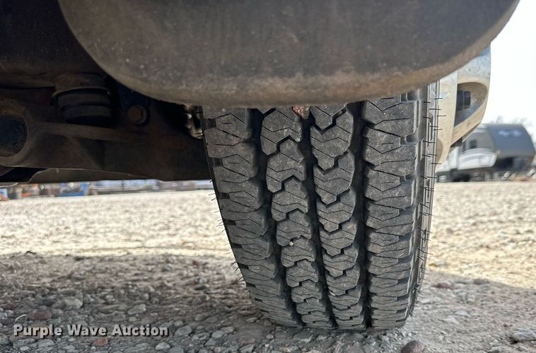 image for item LN9293 2012 GMC Sierra 3500HD  Ext. Cab utility bed pickup truck