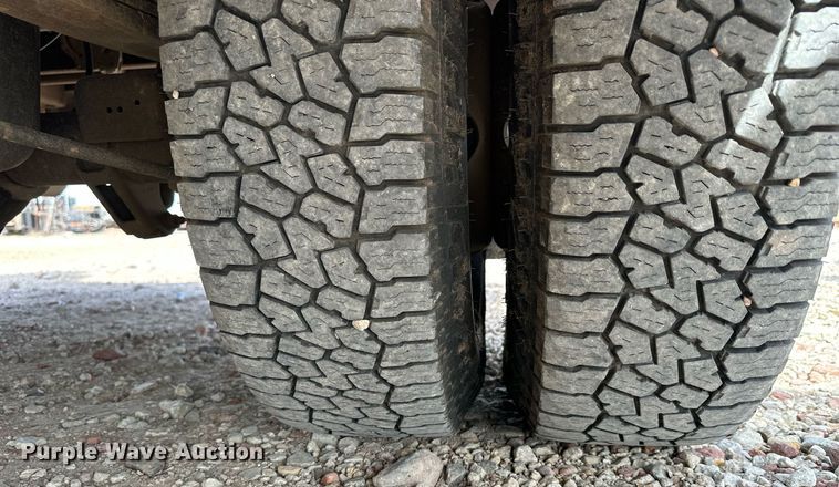 image for item LN9293 2012 GMC Sierra 3500HD  Ext. Cab utility bed pickup truck