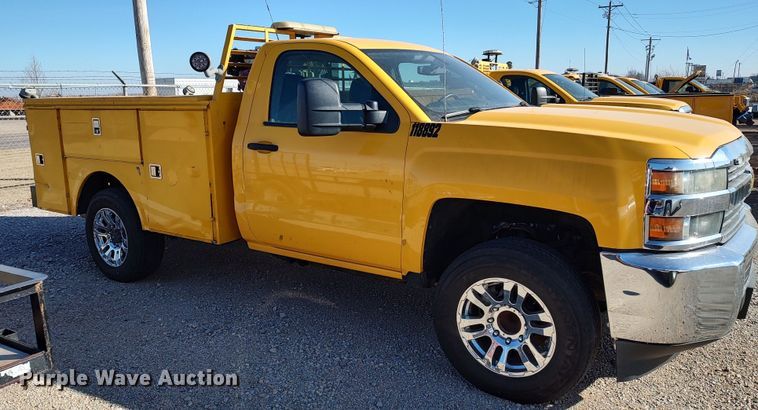 image for item LP9180 2015 Chevrolet Silverado 3500HD  utility bed pickup truck