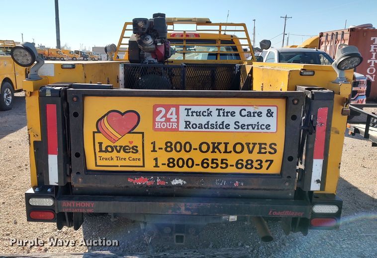 image for item LP9180 2015 Chevrolet Silverado 3500HD  utility bed pickup truck