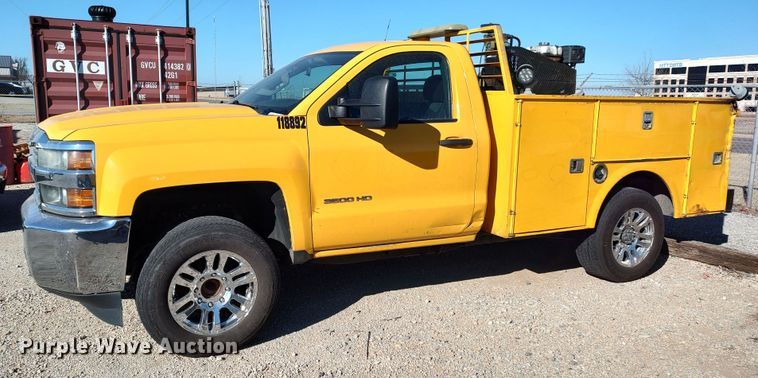 image for item LP9180 2015 Chevrolet Silverado 3500HD  utility bed pickup truck