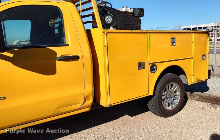 image for item LP9180 2015 Chevrolet Silverado 3500HD  utility bed pickup truck