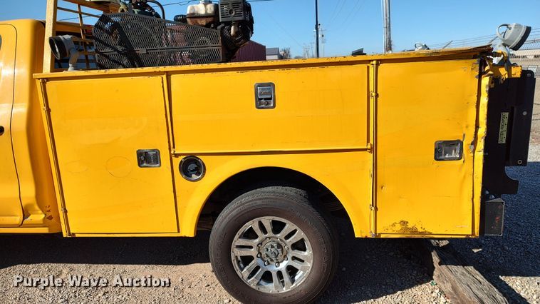 image for item LP9180 2015 Chevrolet Silverado 3500HD  utility bed pickup truck