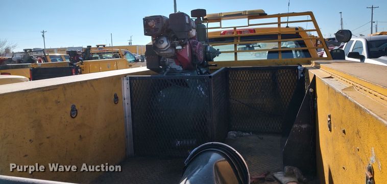 image for item LP9180 2015 Chevrolet Silverado 3500HD  utility bed pickup truck