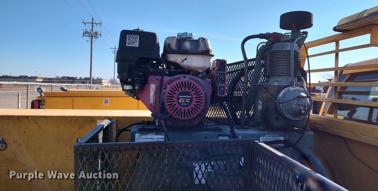 image for item LP9180 2015 Chevrolet Silverado 3500HD  utility bed pickup truck