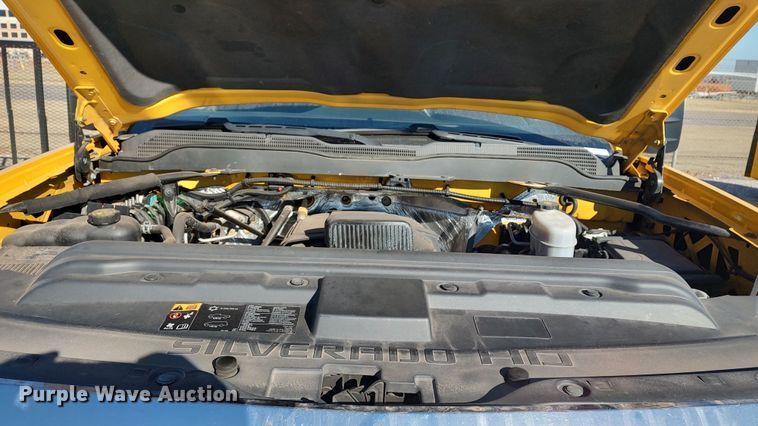 image for item LP9180 2015 Chevrolet Silverado 3500HD  utility bed pickup truck