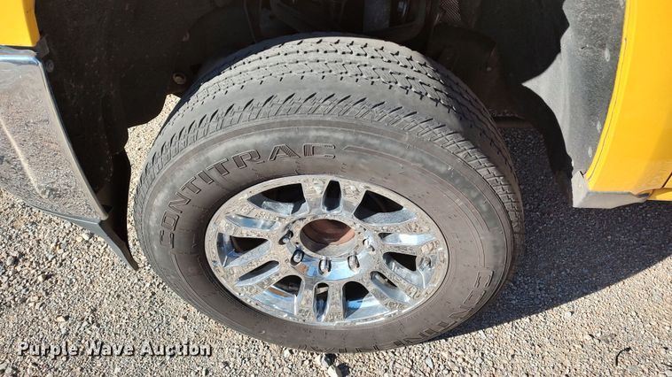 image for item LP9180 2015 Chevrolet Silverado 3500HD  utility bed pickup truck