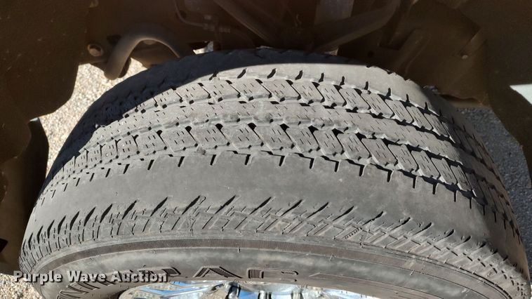 image for item LP9180 2015 Chevrolet Silverado 3500HD  utility bed pickup truck