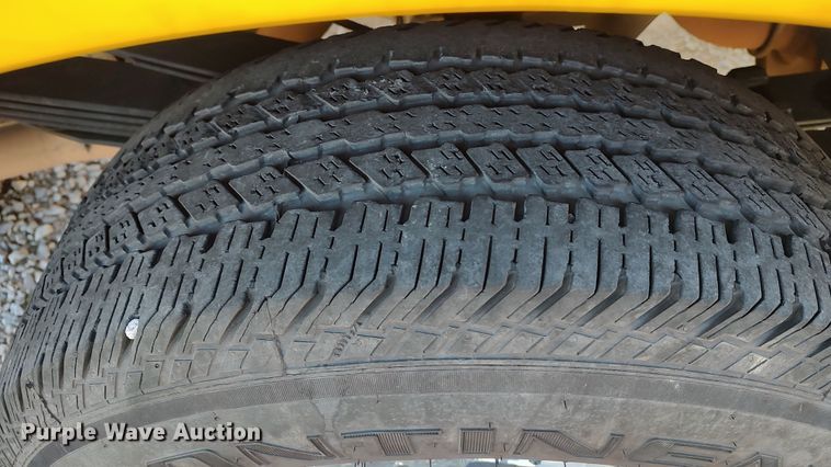 image for item LP9180 2015 Chevrolet Silverado 3500HD  utility bed pickup truck