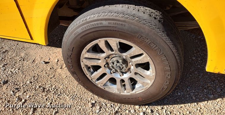 image for item LP9180 2015 Chevrolet Silverado 3500HD  utility bed pickup truck