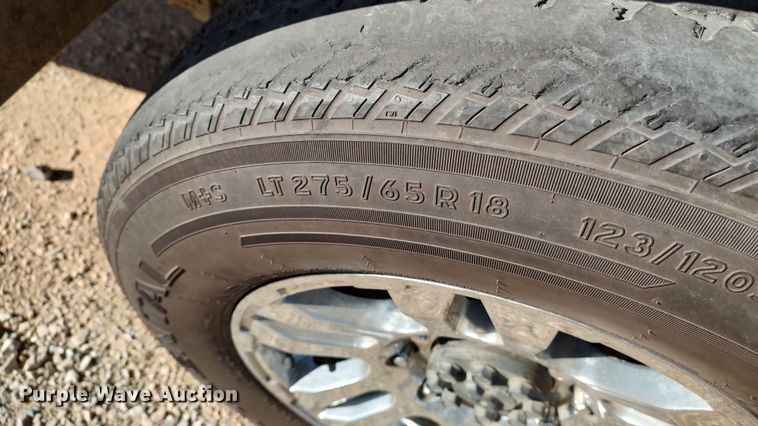 image for item LP9180 2015 Chevrolet Silverado 3500HD  utility bed pickup truck