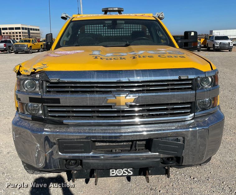 image for item LP9186 2017 Chevrolet Silverado 3500HD  utility bed pickup truck