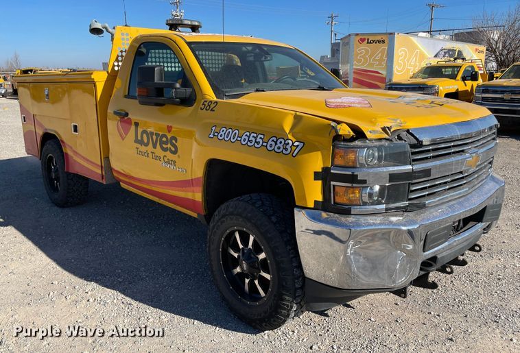 image for item LP9186 2017 Chevrolet Silverado 3500HD  utility bed pickup truck