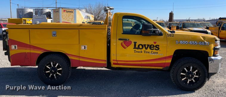 image for item LP9186 2017 Chevrolet Silverado 3500HD  utility bed pickup truck