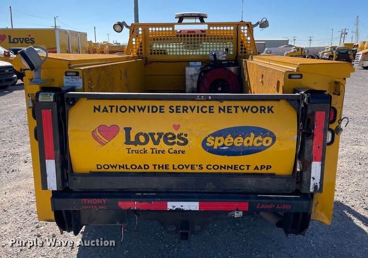 image for item LP9186 2017 Chevrolet Silverado 3500HD  utility bed pickup truck