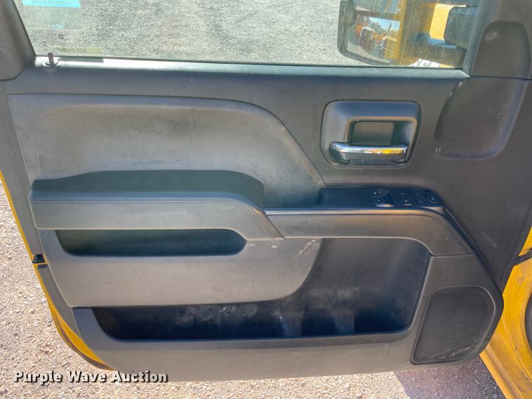 image for item LP9186 2017 Chevrolet Silverado 3500HD  utility bed pickup truck