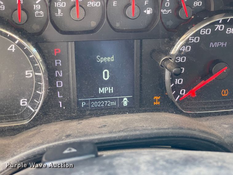 image for item LP9186 2017 Chevrolet Silverado 3500HD  utility bed pickup truck