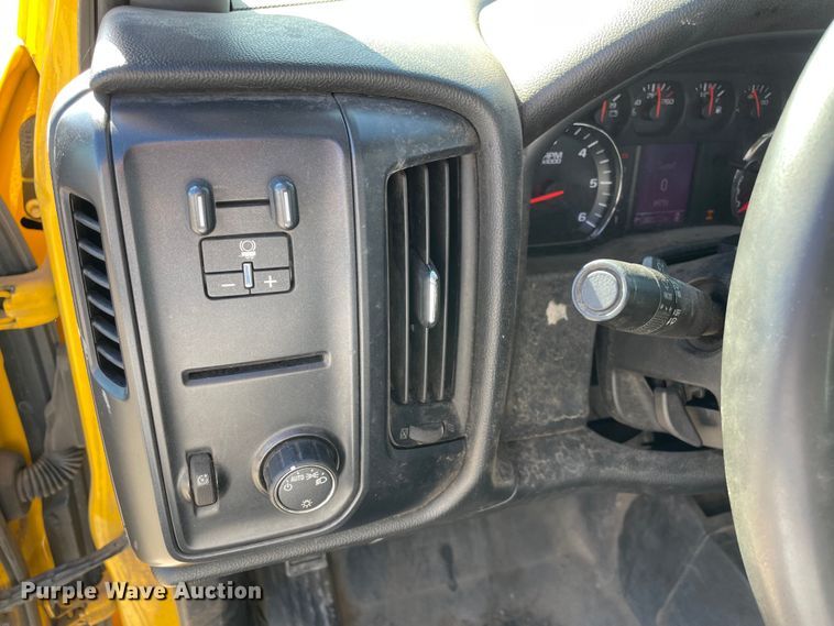 image for item LP9186 2017 Chevrolet Silverado 3500HD  utility bed pickup truck