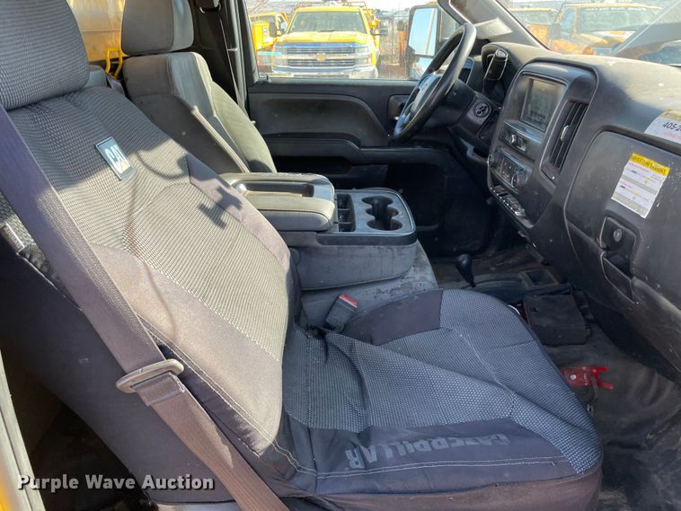 image for item LP9186 2017 Chevrolet Silverado 3500HD  utility bed pickup truck