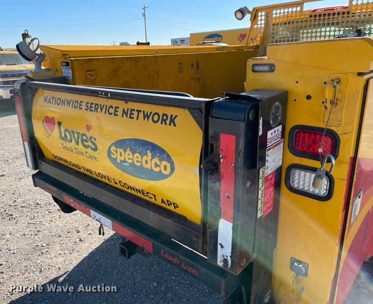 image for item LP9186 2017 Chevrolet Silverado 3500HD  utility bed pickup truck