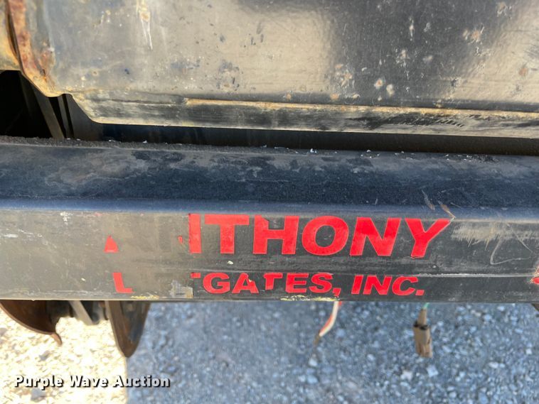 image for item LP9186 2017 Chevrolet Silverado 3500HD  utility bed pickup truck