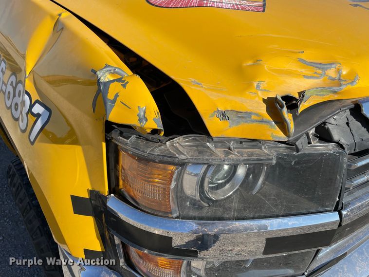 image for item LP9186 2017 Chevrolet Silverado 3500HD  utility bed pickup truck