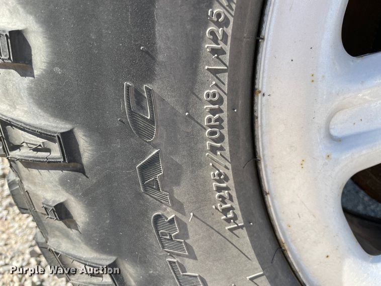 image for item LP9186 2017 Chevrolet Silverado 3500HD  utility bed pickup truck