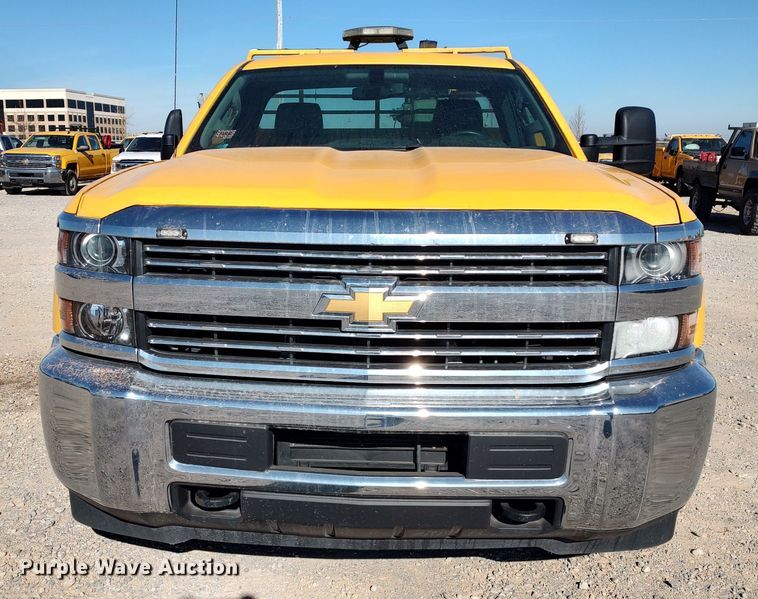 image for item LP9190 2015 Chevrolet Silverado 3500HD  utility bed pickup truck