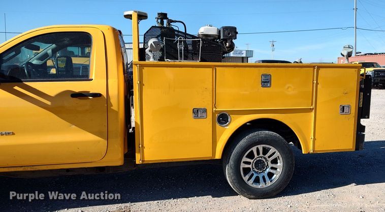 image for item LP9190 2015 Chevrolet Silverado 3500HD  utility bed pickup truck