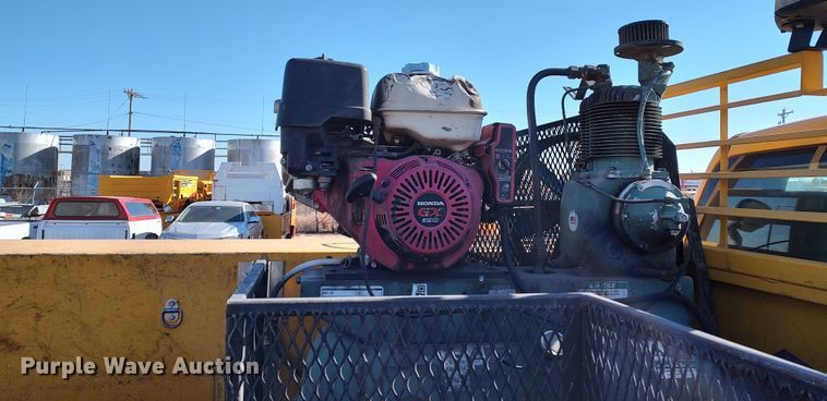 image for item LP9190 2015 Chevrolet Silverado 3500HD  utility bed pickup truck