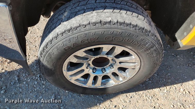 image for item LP9190 2015 Chevrolet Silverado 3500HD  utility bed pickup truck