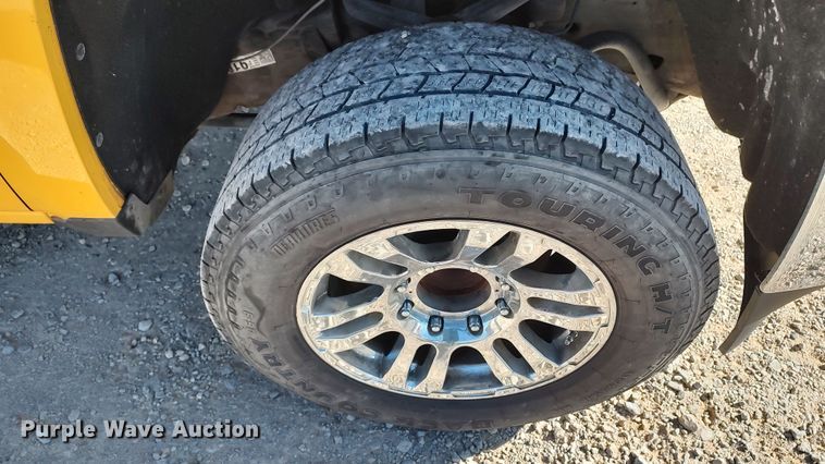 image for item LP9190 2015 Chevrolet Silverado 3500HD  utility bed pickup truck