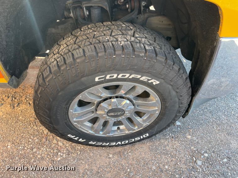 image for item LP9193 2015 Chevrolet Silverado 3500HD  utility bed pickup truck